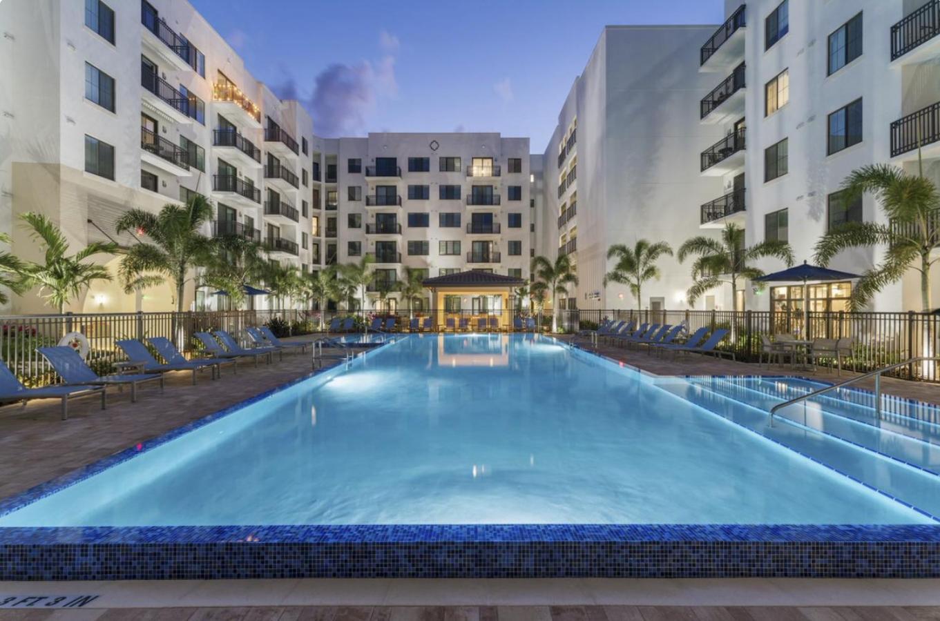 Cozy Retreat 2 Bedroom Hideaway Moments From The Sand Boynton Beach Eksteriør billede
