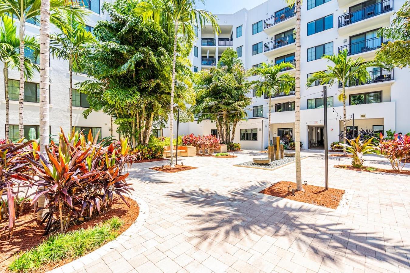 Cozy Retreat 2 Bedroom Hideaway Moments From The Sand Boynton Beach Eksteriør billede
