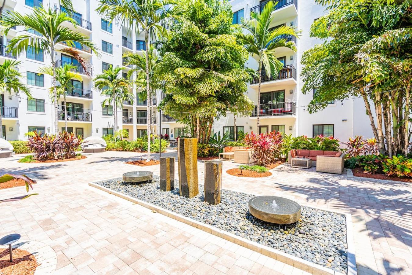 Cozy Retreat 2 Bedroom Hideaway Moments From The Sand Boynton Beach Eksteriør billede