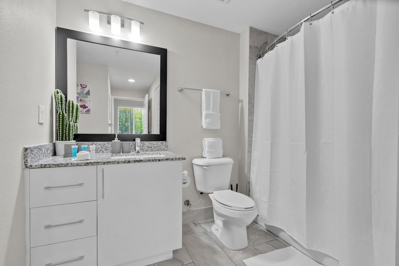 Cozy Retreat 2 Bedroom Hideaway Moments From The Sand Boynton Beach Eksteriør billede